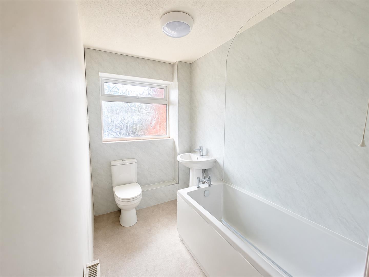 4 Overcross, Shrewsbury, SY3 7TN To Let